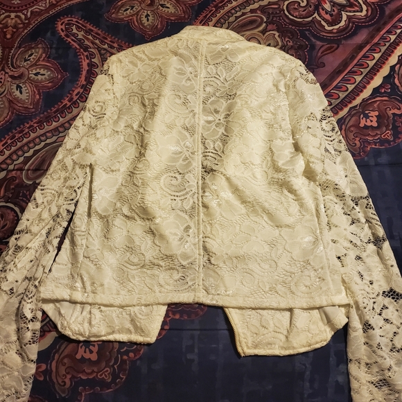 White lacy blazer - Picture 2 of 4